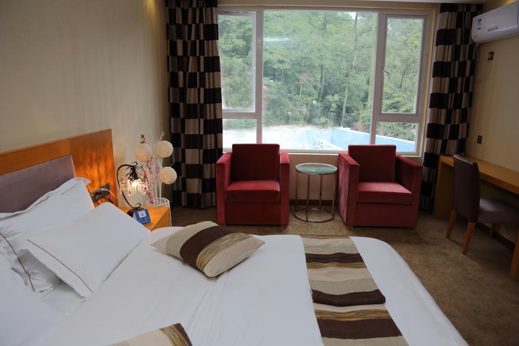 Panshan Tingquan Tuwo Holiday Resort Leshan Pokój zdjęcie